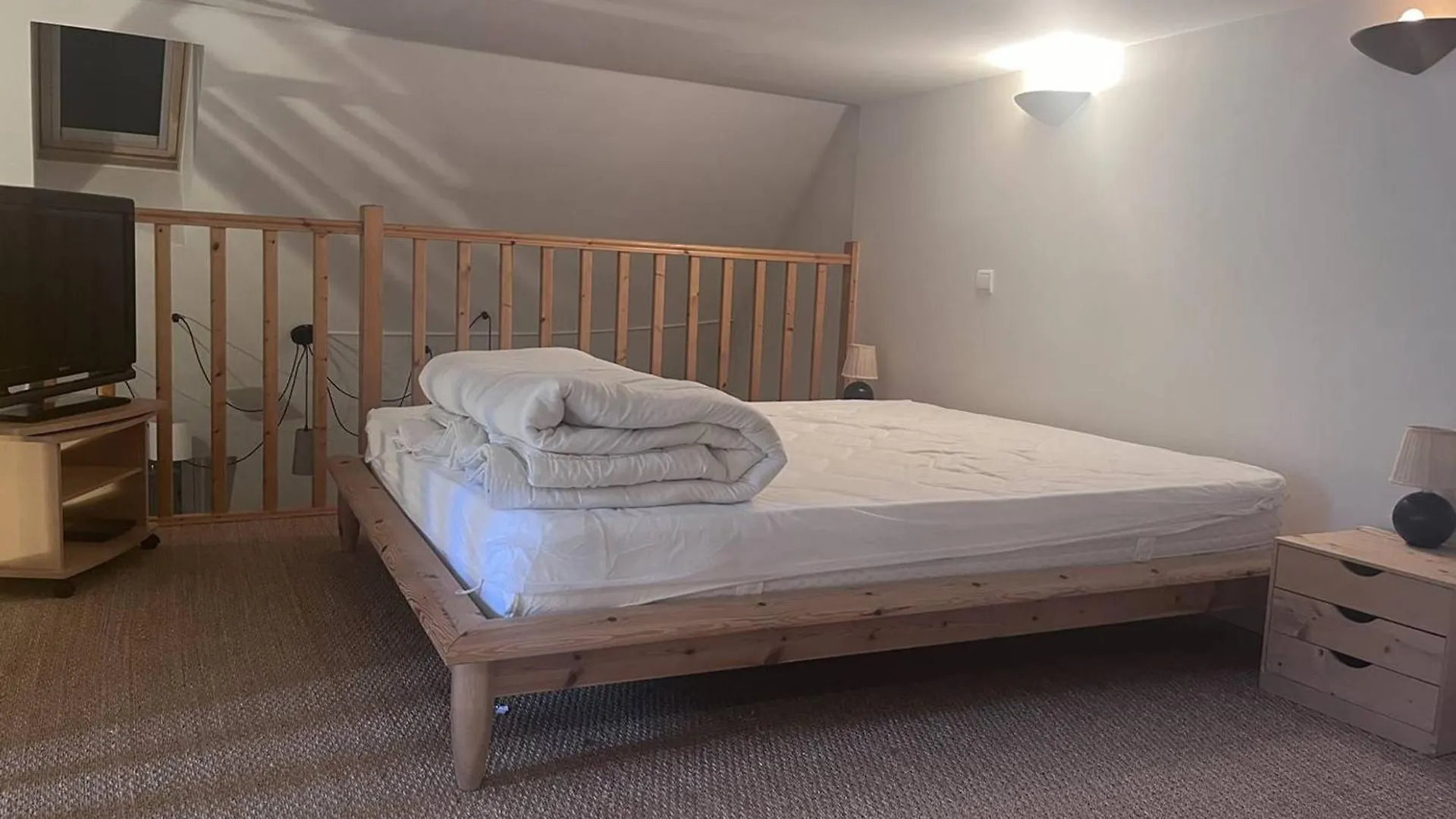 Apartment Appartement Spacieux Au Centre De Cauterets, 6 Pers., Skis Et Parking - Fr-1-812-46